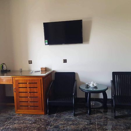 Khách sạn Hoàng Gia Bac Lieu Exterior foto
