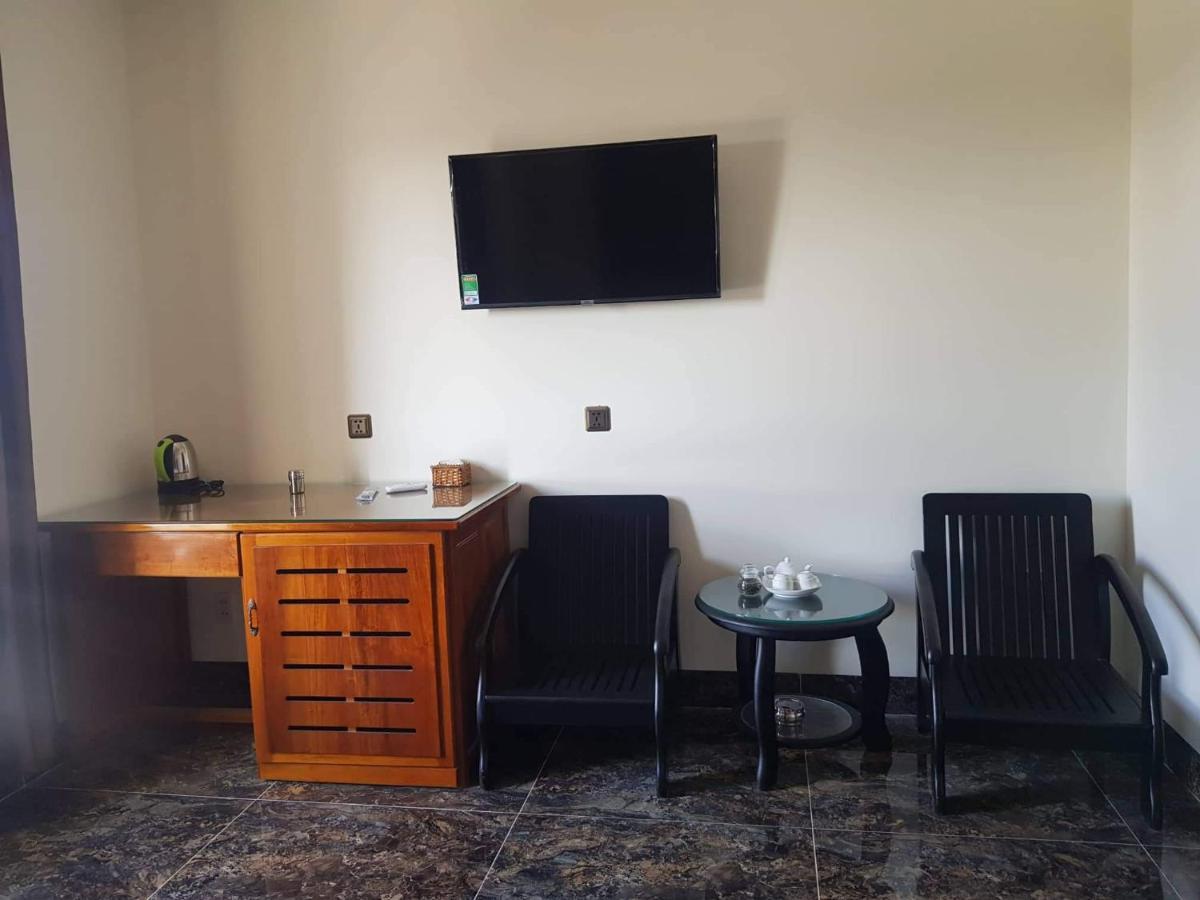 Khách sạn Hoàng Gia Bac Lieu Exterior foto