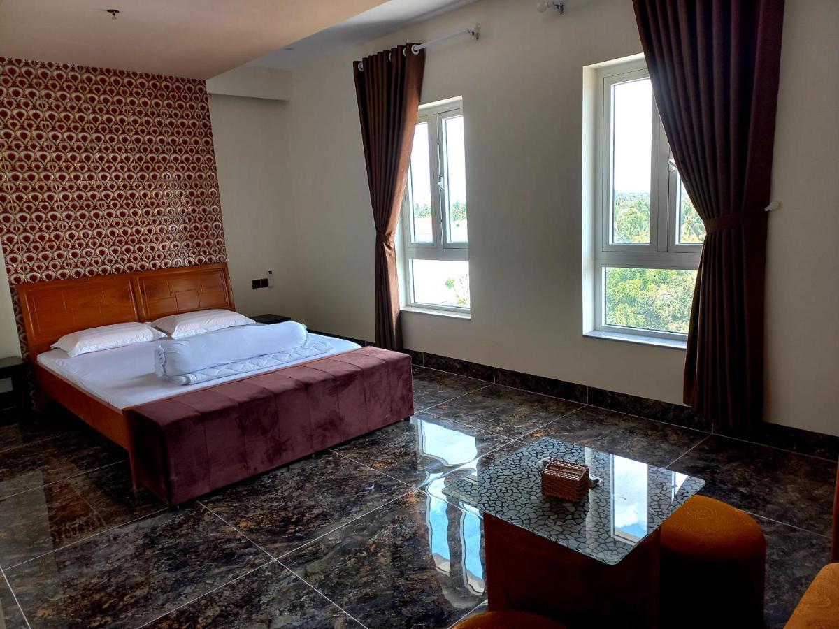 Khách sạn Hoàng Gia Bac Lieu Exterior foto